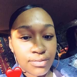 Meet your Posher, Akiah